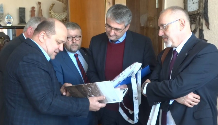 У ході зустрічі було напрацьовано проект Угоди, що дасть можливість презентувати Долинський район у сфері соціально-екон