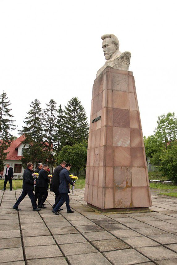  У селі Русів відбулися урочистості з нагоди відзначення 146-ої річниці від дня народження новеліста