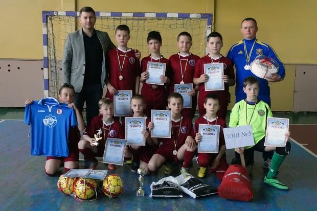 Футбольна команда Калуської ЗОШ №1(тренер-Юрій Маляр)