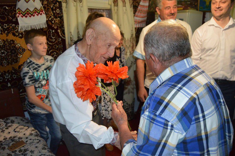 Микола Лесик приймав вітання від земляків у 100-літній ювілей