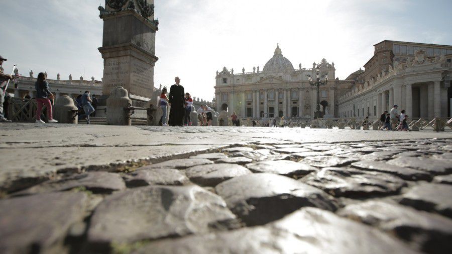 У другій частині проекту автори фільму розслідуватимуть таємницю зникнення останків представників князівської династії Р
