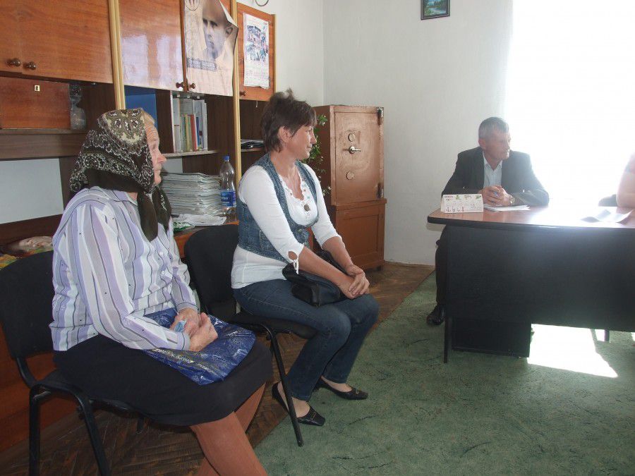 На прийомі заявники також порушували питання пільгового проїзду та говорили про землю | Фото: прес-служба РДА