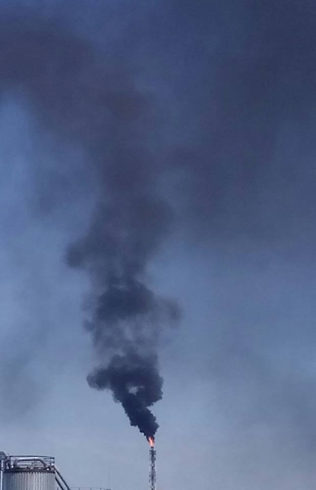 Так тепер горить факел та виробництві етилену та попіетилену | Фото: Сергій Гільфанов