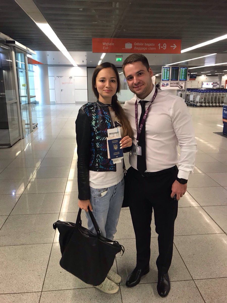 Правом скористуватись безвізовим режимом з ЄС мають лише ті громадяни України, які мають біометричний паспорт | Фото: Ук