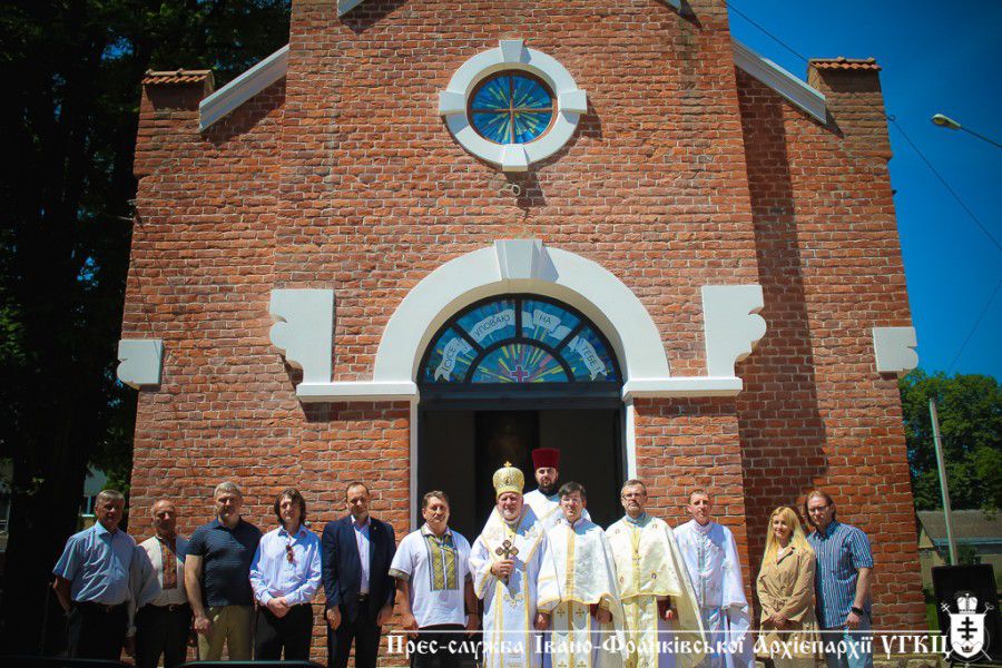 На території міської клінічної лікарні відбулось освячення відновленої каплиці Божого милосердя
