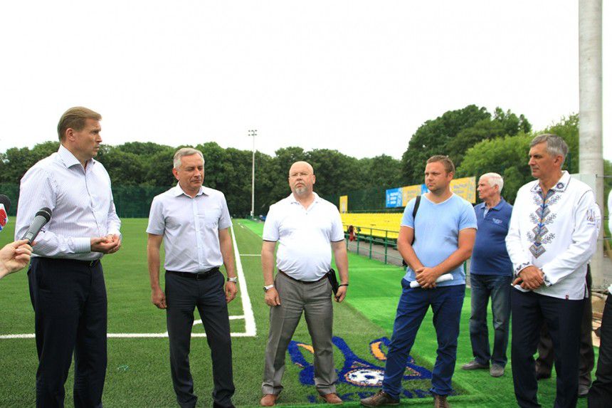 Очільник області проінспектував завершальний етап будівництва стадіону &laquo;ХЕТ-ТРИК АРЕНА&raquo; в Івано-Франківську 