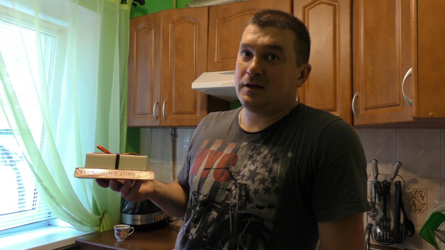 Довжина соляного сувенірного бруска &mdash; 1437 мм, що символізує рік першої письмової згадки про Калуш