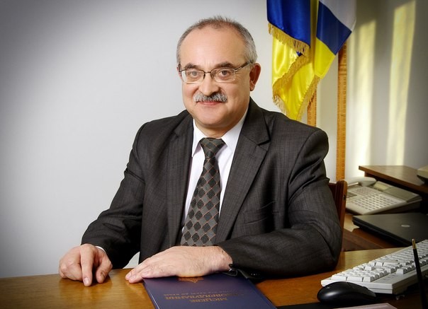 Василь Скрипничук у 2012-2014 роках був головою Івано-Франківської обласної ради