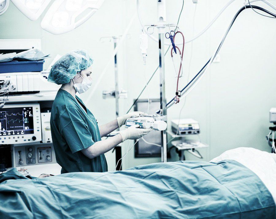 Ілюстрація. Леся Дзундза пригадує "першу смерть" пацієнта: "Плакала, але це були перші і останні сльози, 