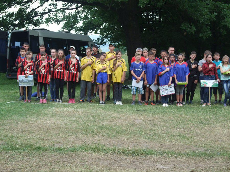 Всі команди нагороджені грамотами та солодощами