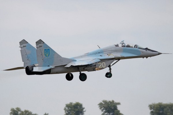 Курсанти літають на МІГ-29 самостійно, навчаються літати на малій висоті