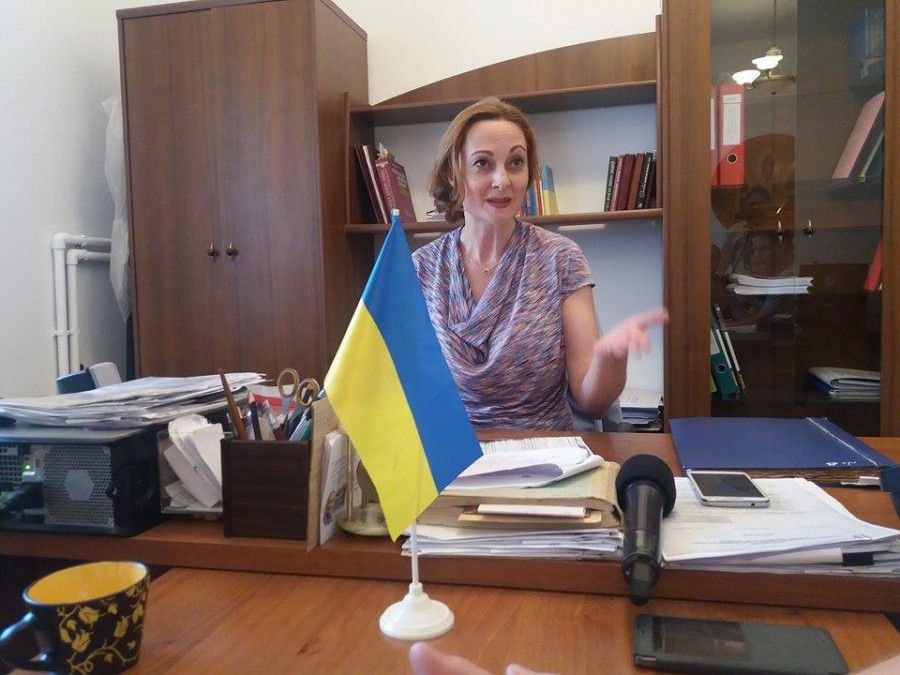 Ірина Очкур передала цінні історичні документи до музею   | Фото: "Вікна" 