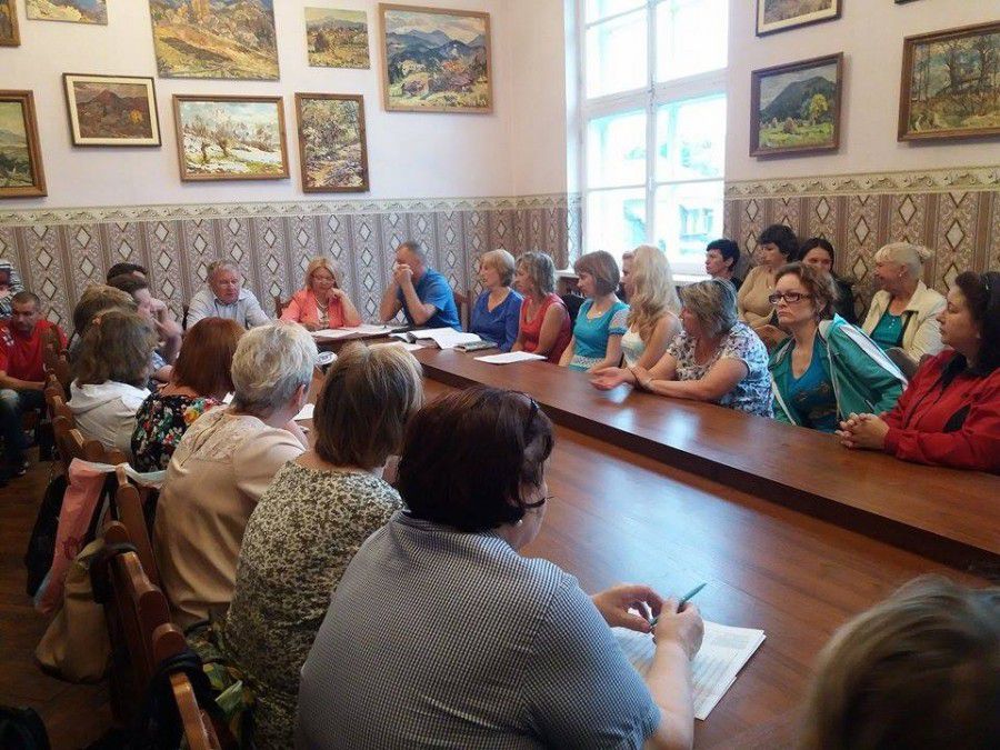 Сьогодні у Калуші обговорювали нові тарифи на квартплату  | Фото: "Вікна" 