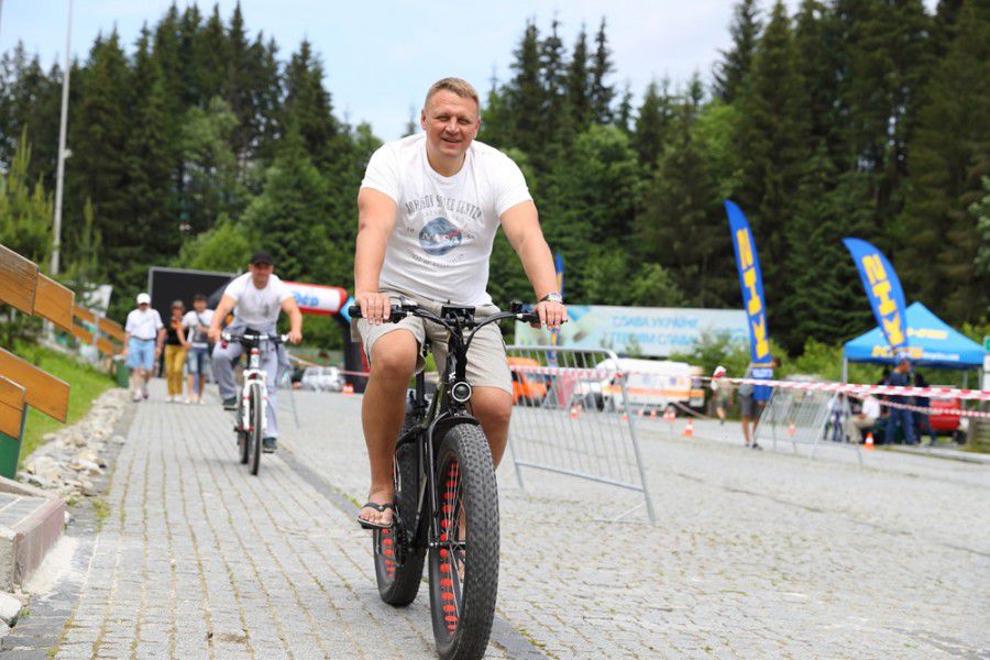 Обдаровані діти заслуговують на те, щоб отримувати мотивацію, аби й далі розвиватись самим і, відповідно, своїми знанням