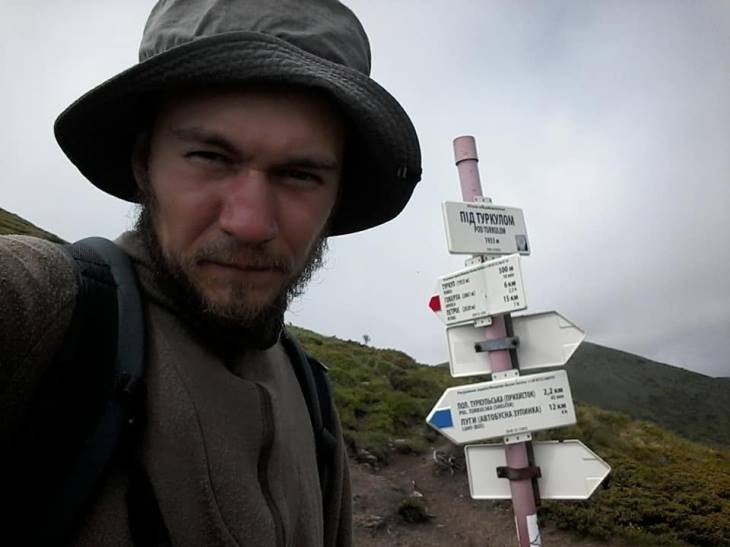 За день чоловік долав у середньому по 35 кілометрів. За годину проходив 4,5-5 кілометра