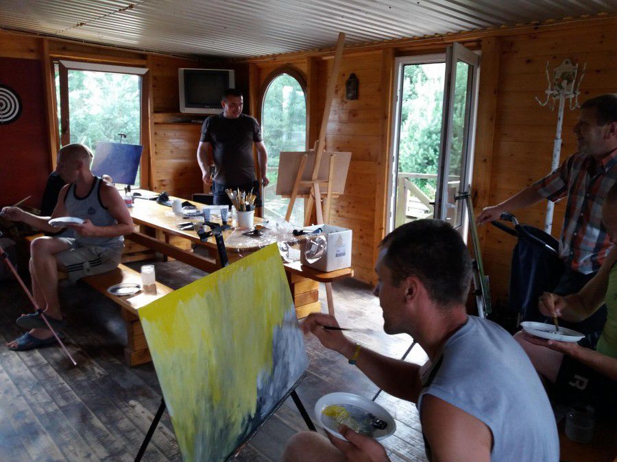 У "Джерелі" взяли до рук пензлі | Фото: Творча Криївка