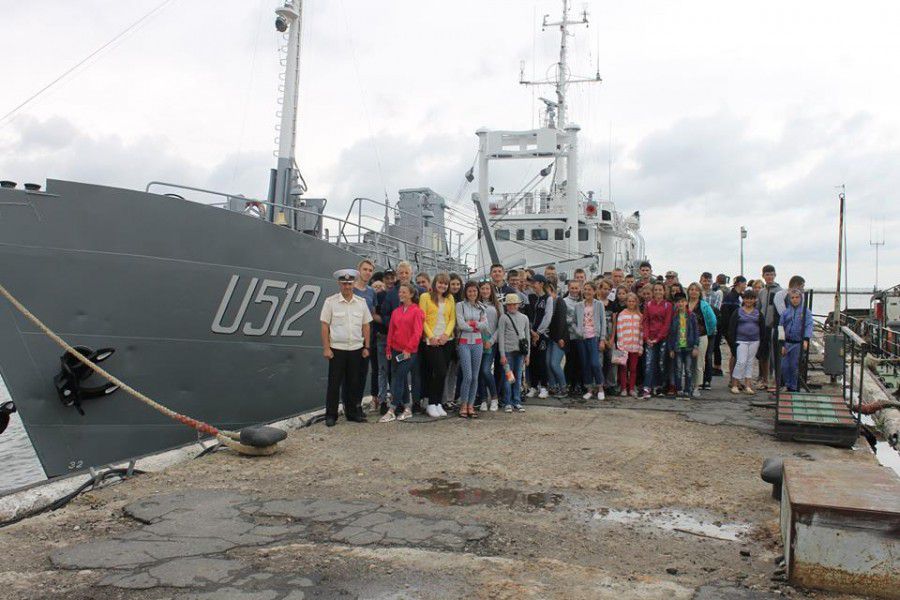 Незабутньою для всіх стала прогулянка по морю на катері і відвідування Кінбурнської коси | Фото: rda.if.ua