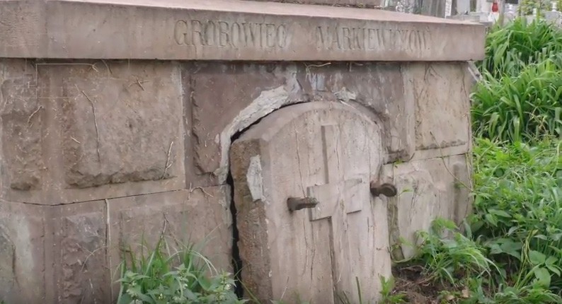 33-річна калушанка Наталія проживає сама на вул. Вітовського у Калуші