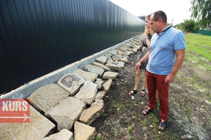 До 1939 року населення Обертина складало близько 6 тисяч осіб. Третину з них складали українці, третину &ndash; поляки і