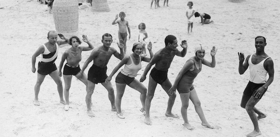 В 1930-ті роки на заході України було пляжний бум. Чимало пляжів тих часів збереглися тільки на старих ксвітлинах