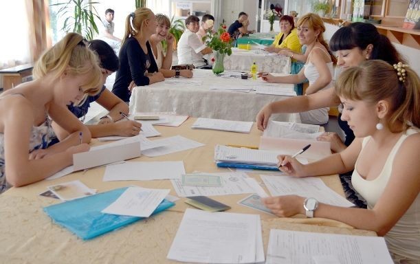 Ілюстрація. Заява в паперовій формі подається вступником особисто до приймальної комісії вищого навчального закладу 
