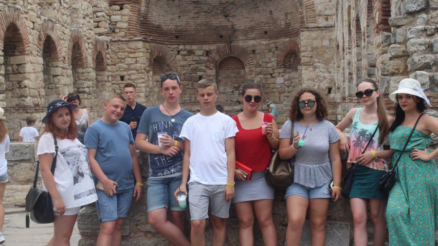 КВН-івці мали також нагоду скуштувати трояндового варення, а також чимало іншої продукції з цієї запашної квітки