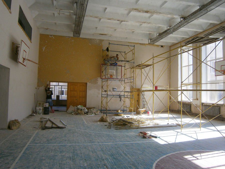 У спеціалізованій ЗОШ №2 триває капітальний ремонт спортивної зали