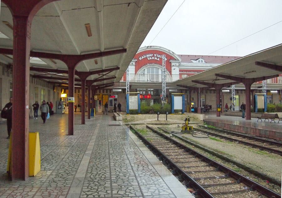Варна &mdash; третє за чисельністю населення після Софії і Пловдива. Розташоване на березі Чорного моря