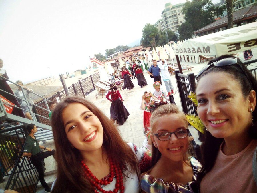 Конкурс, відпочинок і море &mdash; калушанки у Варні отримали все