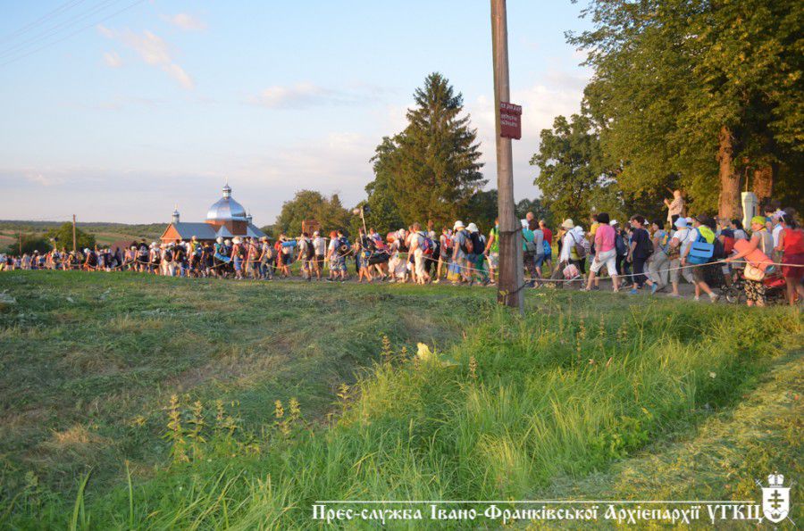 Зазвичай прочан дорогою назбирується чимало