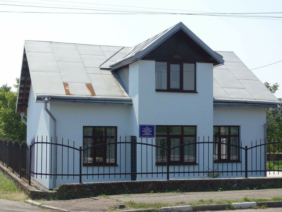 Музей-оселя родини Франка отримала нову огорожу коштом міського бюджету | Фото: Музейно-виставковий центр м. Калуша