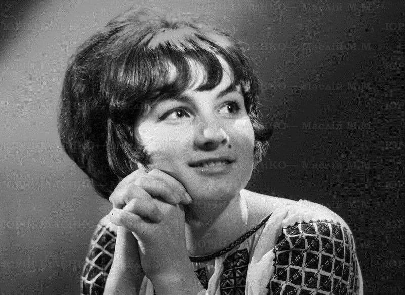 У Софії Ротару на обличчі навіть була "мушка"