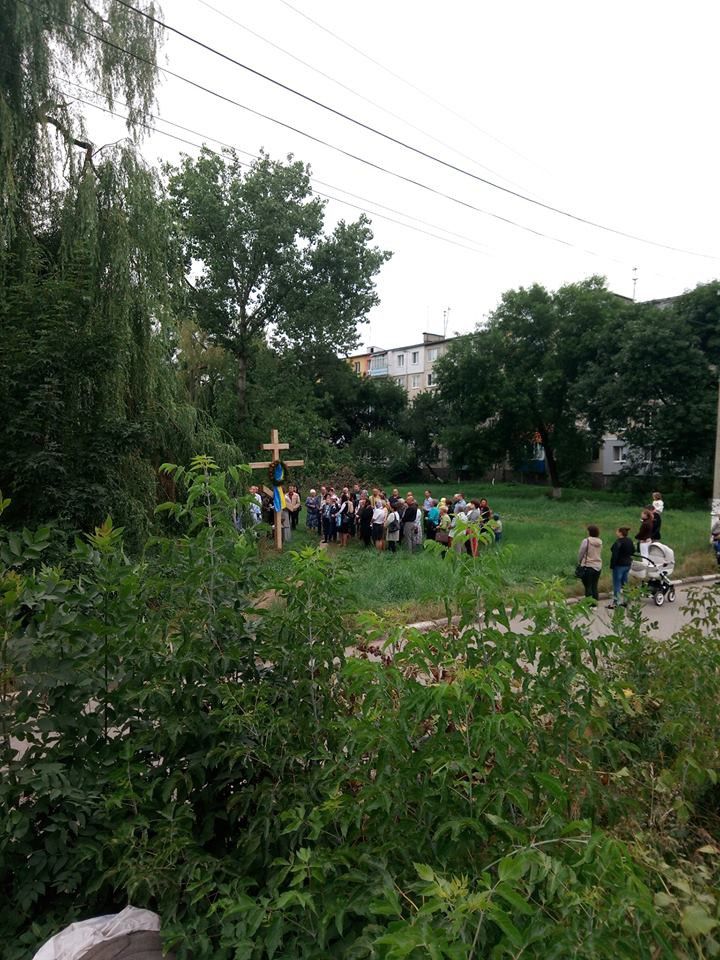 Кілька місяців тиші &mdash; і ось сьогодні хрест освятили | Фото: Yura Tymkiv