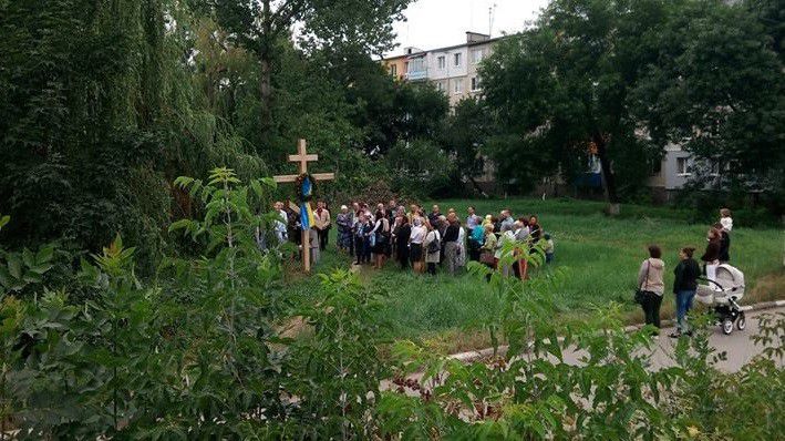 Хрест освятили, не дочекавшись офіційного дозволу