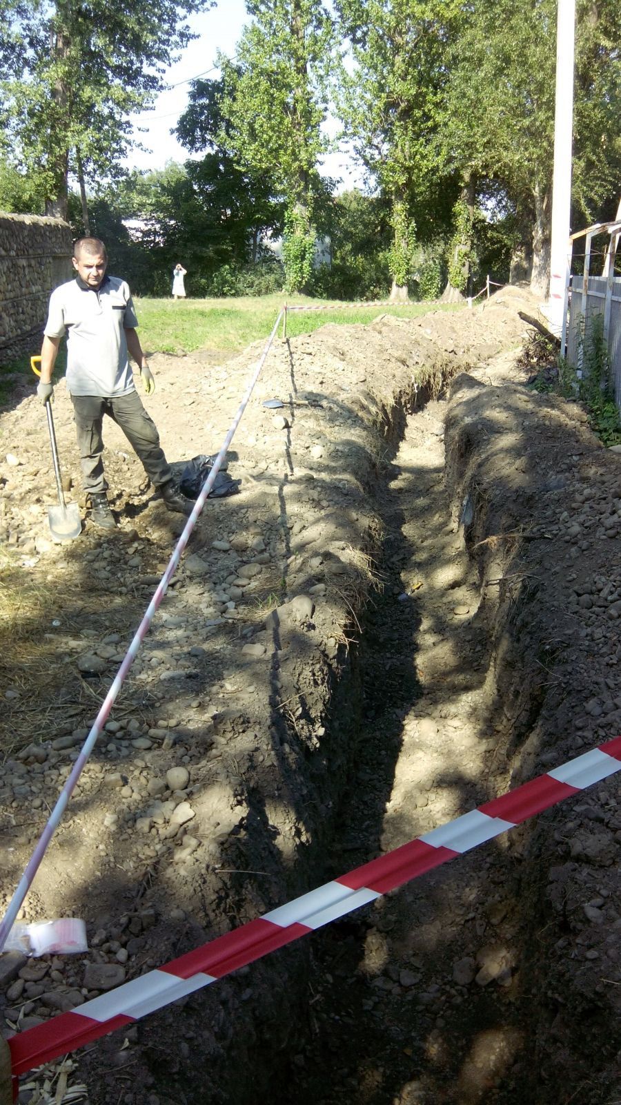 Місцевість поруч із похованням в 40-х роках ХХ століття використовувалася для захоронення жертв як комуністичного, так і