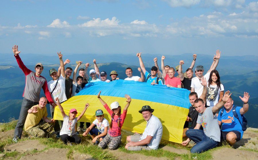 Як розповідають прокурори-мандрівники, під час сходження на Говерлу хвойний ліс і мальовничі пейзажі тішили зір, а гірсь