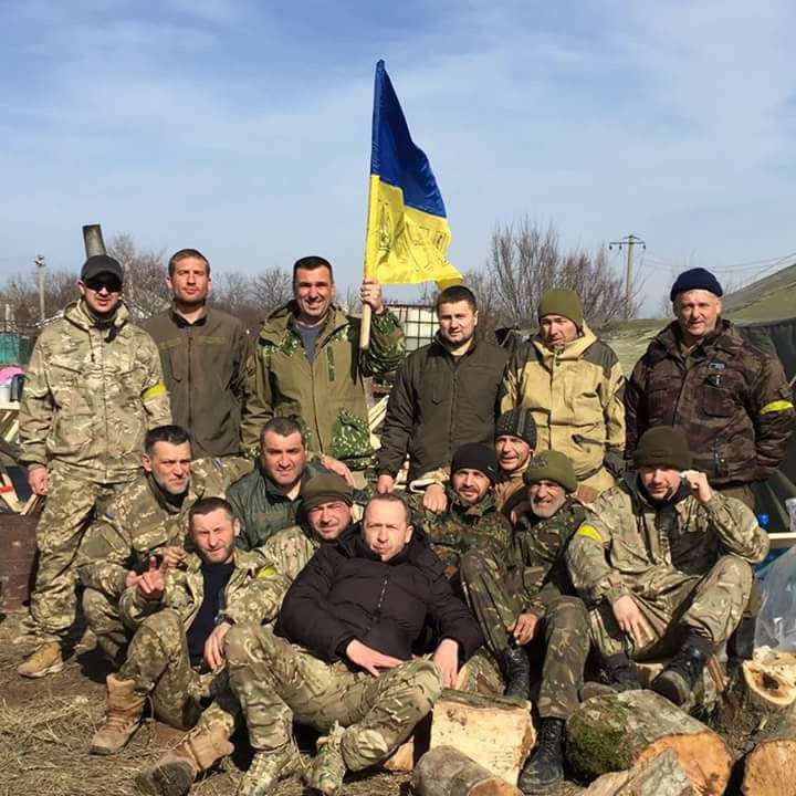 Любомир Андріїв &mdash; по центру в нижньому ряду (у темній куртці)