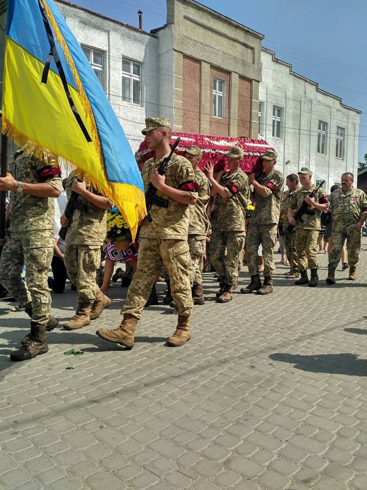 Героя України поховали з усіма почестями