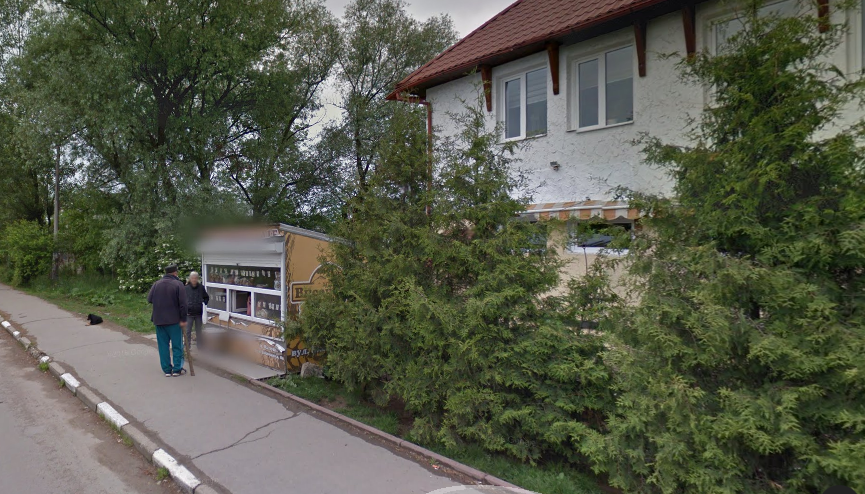 Вулиця Каракая продовжує "обростати" торговими точкками