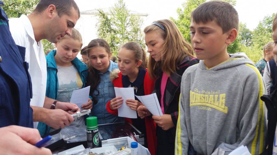 Працівники "Даноші" представляли дітям свої професії з метою перспективного залучення нових працівників до ком