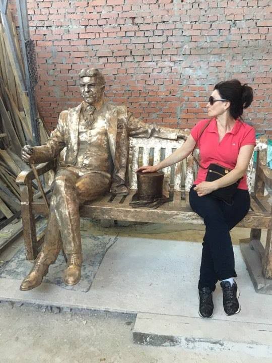 Фото пам'ятника Артуру Бернсу в майстерні