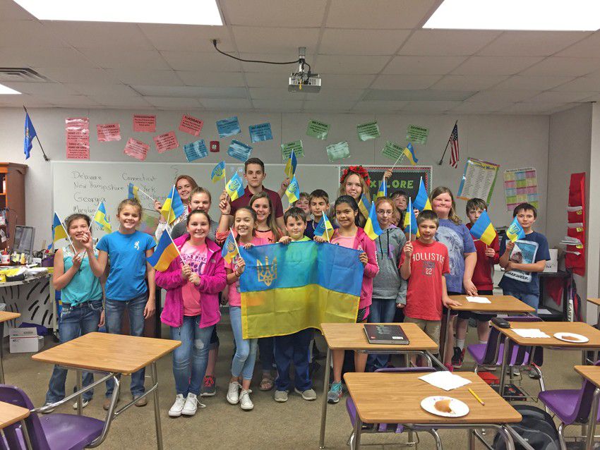 Ілюстрація. Учні 8-х, 9-х та 10-х класів мають можливість безкоштовно поїхати до США, навчатися у загальноосвітній школі