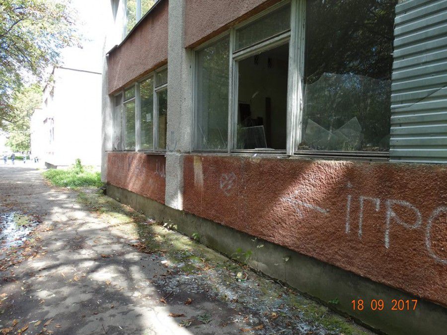 Це вже не перший випадок вчинення акту вандалізму за даною адресою | Фото: Інспекція з благоустрою м. Калуша