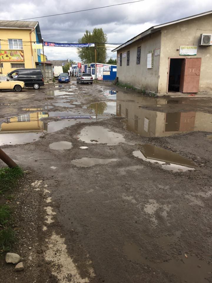 Щойно задощить &mdash; "море" вийде з берегів | Фото: Oksana Riznychuk