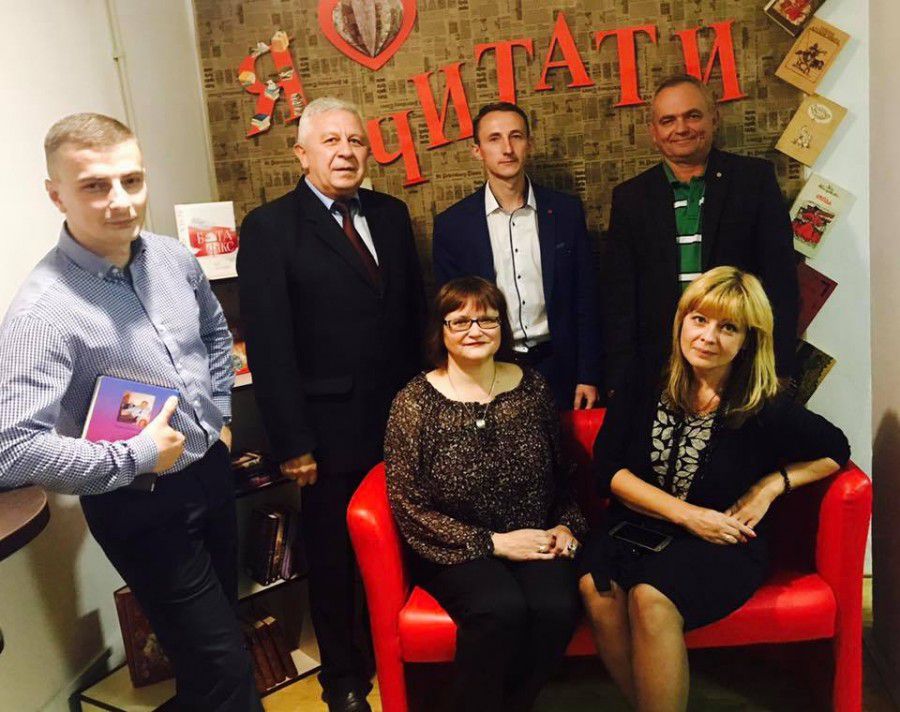 Калушани розповіли про книги, які змінили їхнє життя | Фото: Оля Білоус 