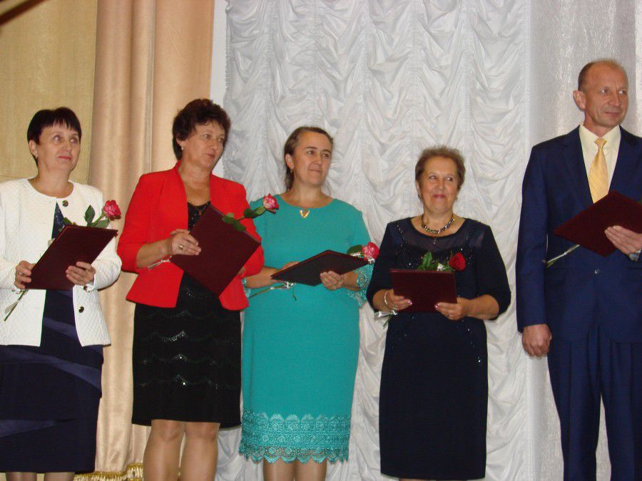 У Палаці культури &laquo;Мінерал&raquo; відбувся святковий районний захід з нагоди Дня працівників освіти | Фото: прес-с