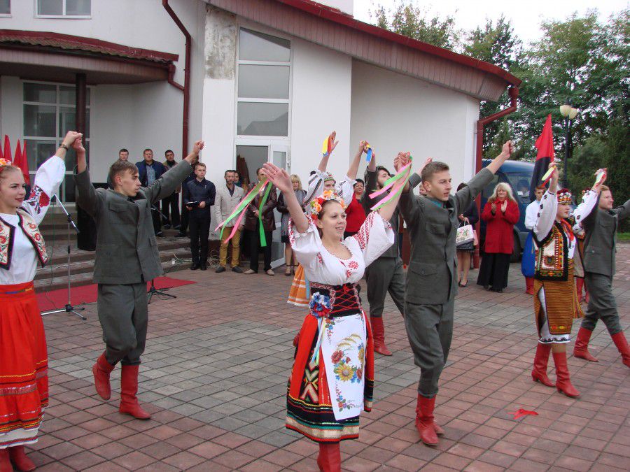 Мистецькі виступи мандрують Прикарпаттям   | Фото: прес-служба Калуської РДА