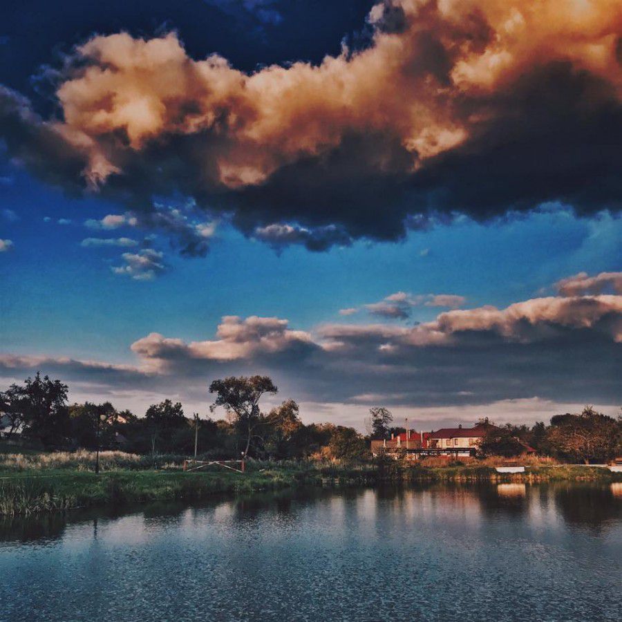 Ілюстрація. Категорично забороняється тренування, купання і вживання спиртних напоїв в зоні проведення змагань | Фото: Я