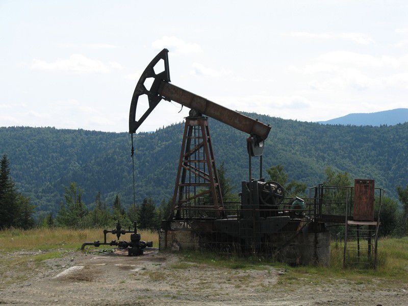 Ілюстрація. З наступного року громади відчують зиск від видобутку нафти на їхніх територіях, адже частина рентної плати 