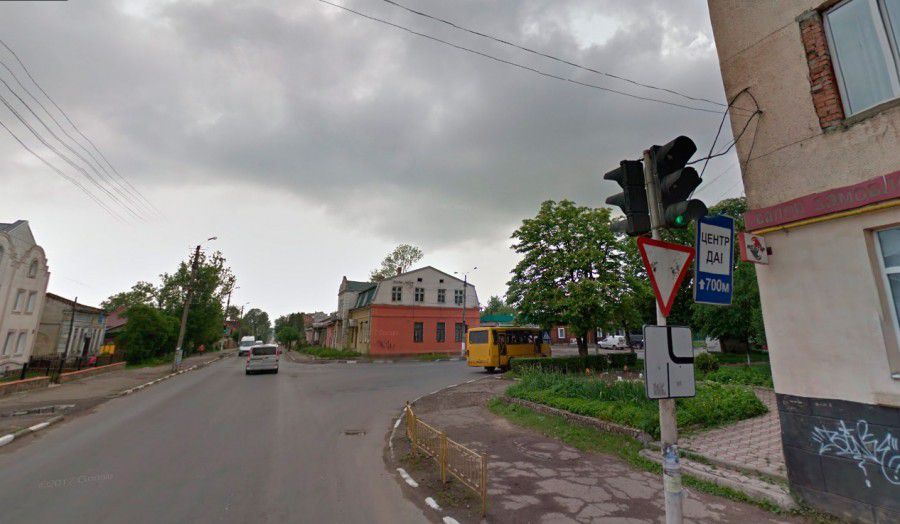 На світлофорі замінили контролер (попередній експлуатувався з 80-х років минулого століття), кабелі, а також встановили 